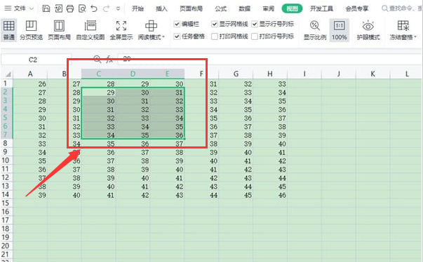 Excel怎么冻结窗格？Excel怎么冻结指定的行和列？